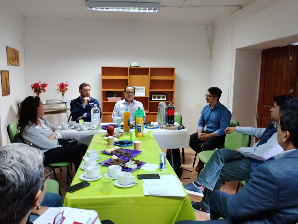 /dirigentes-de-partidos-se-reunen-en-copiapo