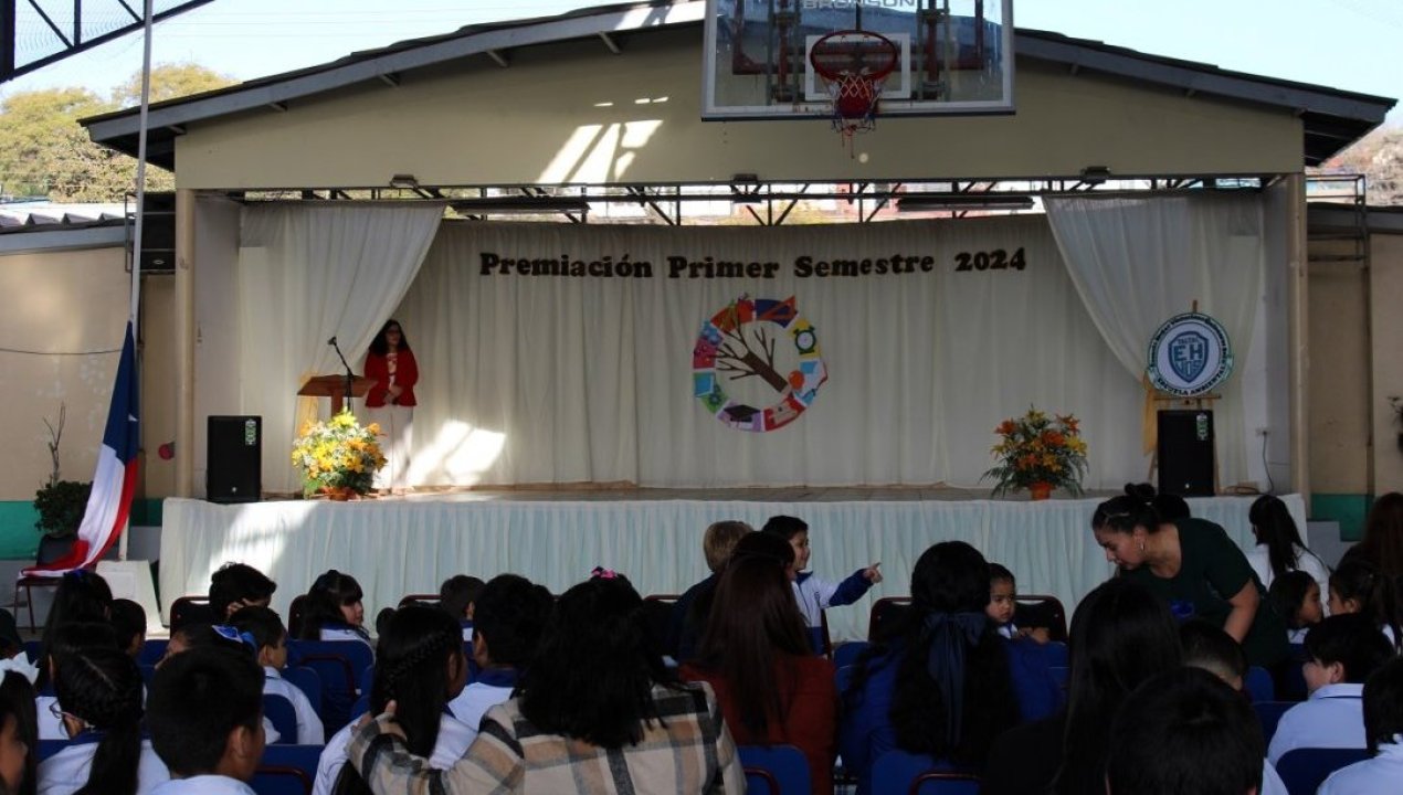 /local/taltal-escuela-ambiental-victoriano-quinteros-soto-entrega