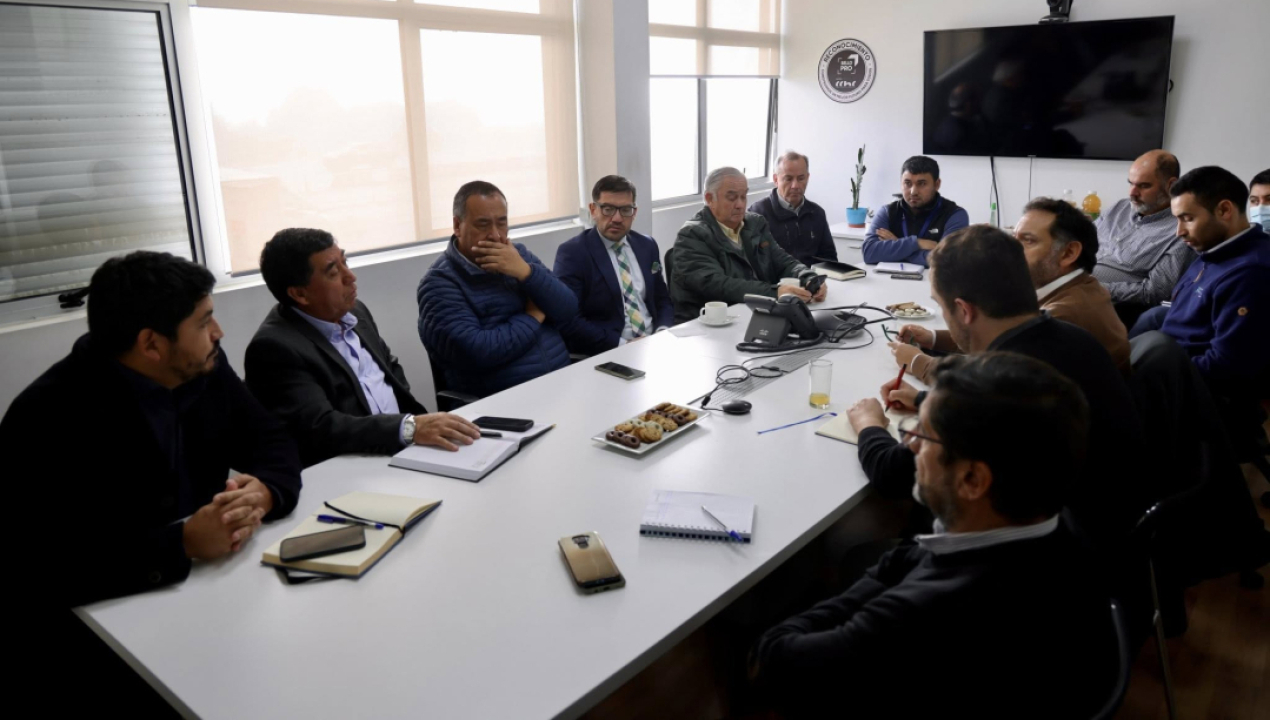 /alcaldes-de-la-provincia-se-reunen-con-concesionaria-costa-arauco
