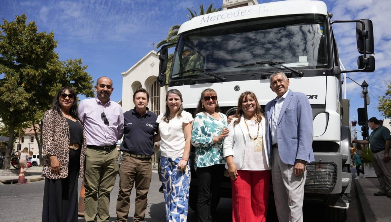 /rauco-recibe-camion-limpiafosas-financiado-por-el-gore-maule