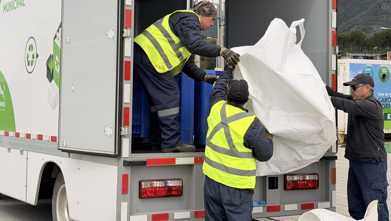 /cabo-de-hornos-adquiere-camion-electrico-con-recursos-de-royalty-minero