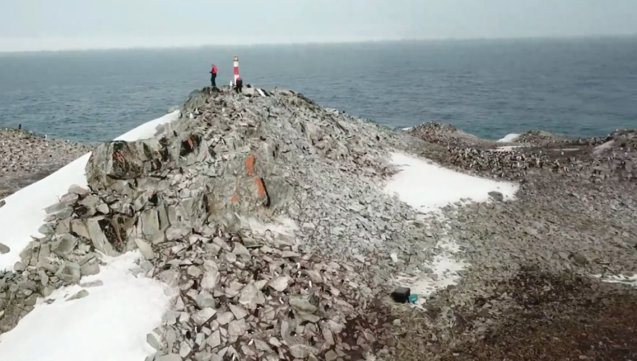 /fareros-del-fin-del-mundo-y-su-mision-en-el-territorio-chileno-antartico