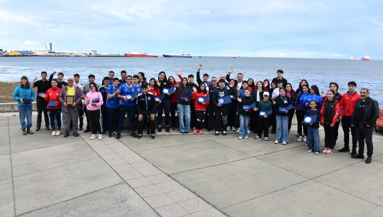 /municipio-reconocio-a-deportistas-destacados-en-ceremonia-anual-2025