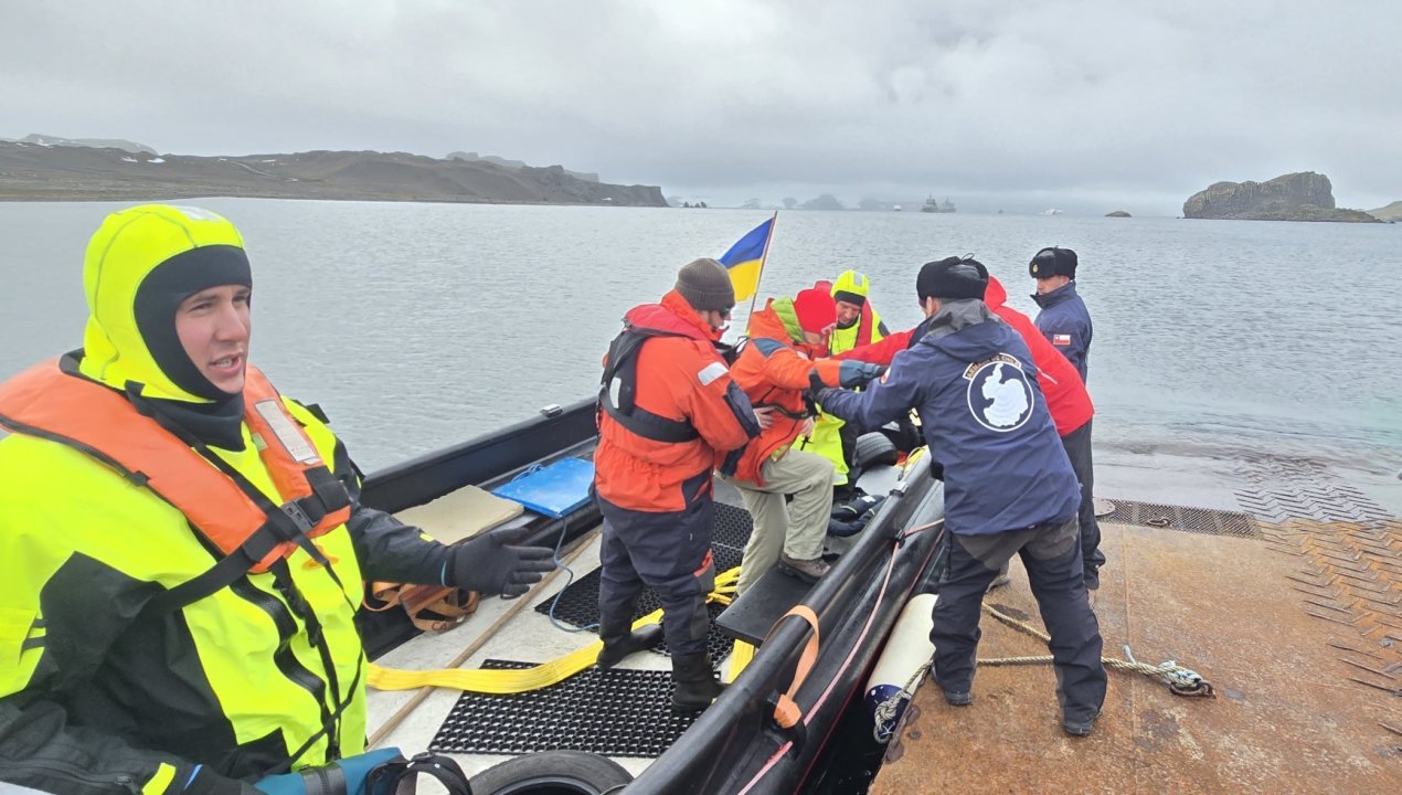 /autoridad-maritima-de-la-antartica-chilena-realizo-evacuacion-medica-desde