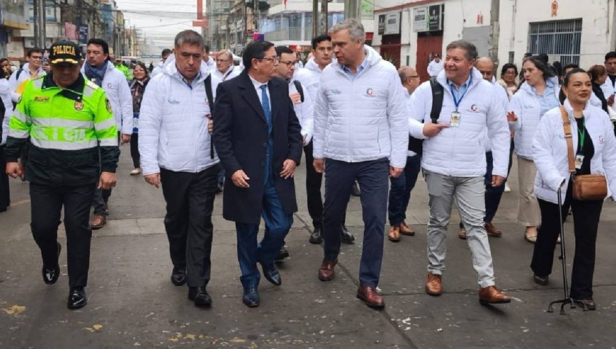 /alcalde-desbordes-desde-lima-podemos-aprender-mucho-para-santiago-y-el