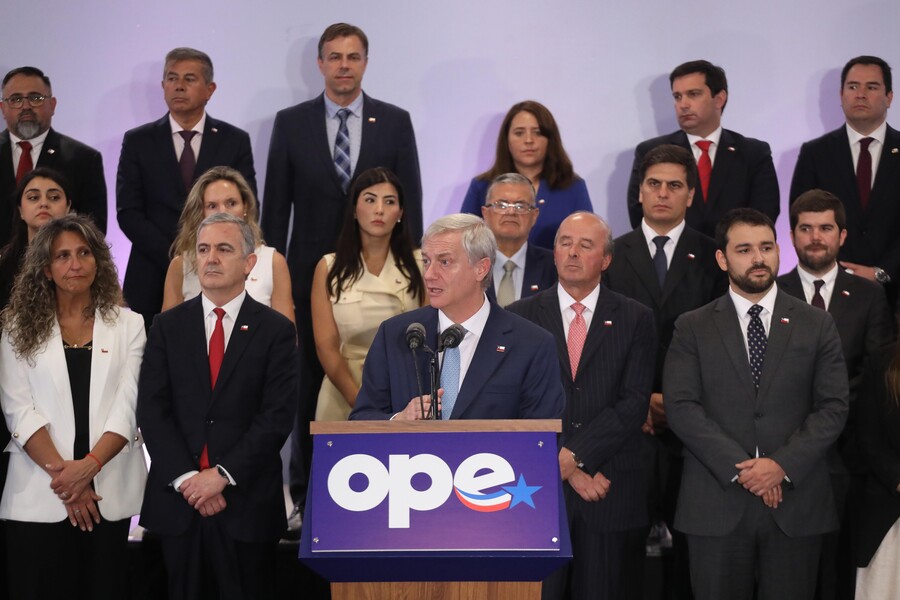 Kast presenta su segunda línea política con predominio de independientes y genera críticas en partidos
