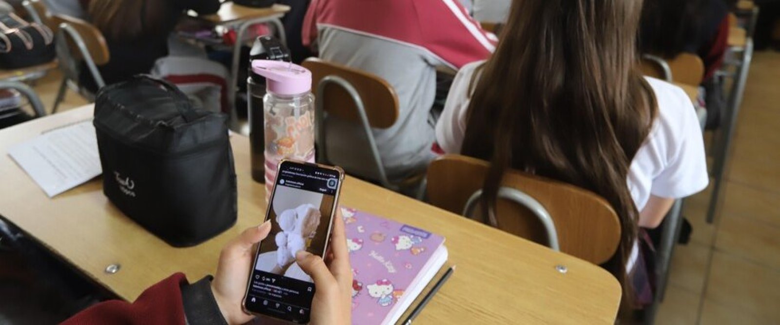Gobierno lanza campaña “Modo Aula” para regular uso de celulares en salas de clases