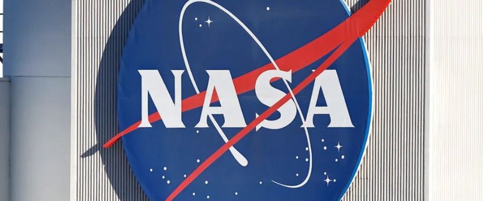 NASA retrasa regreso de humanos a la Luna hasta 2028
