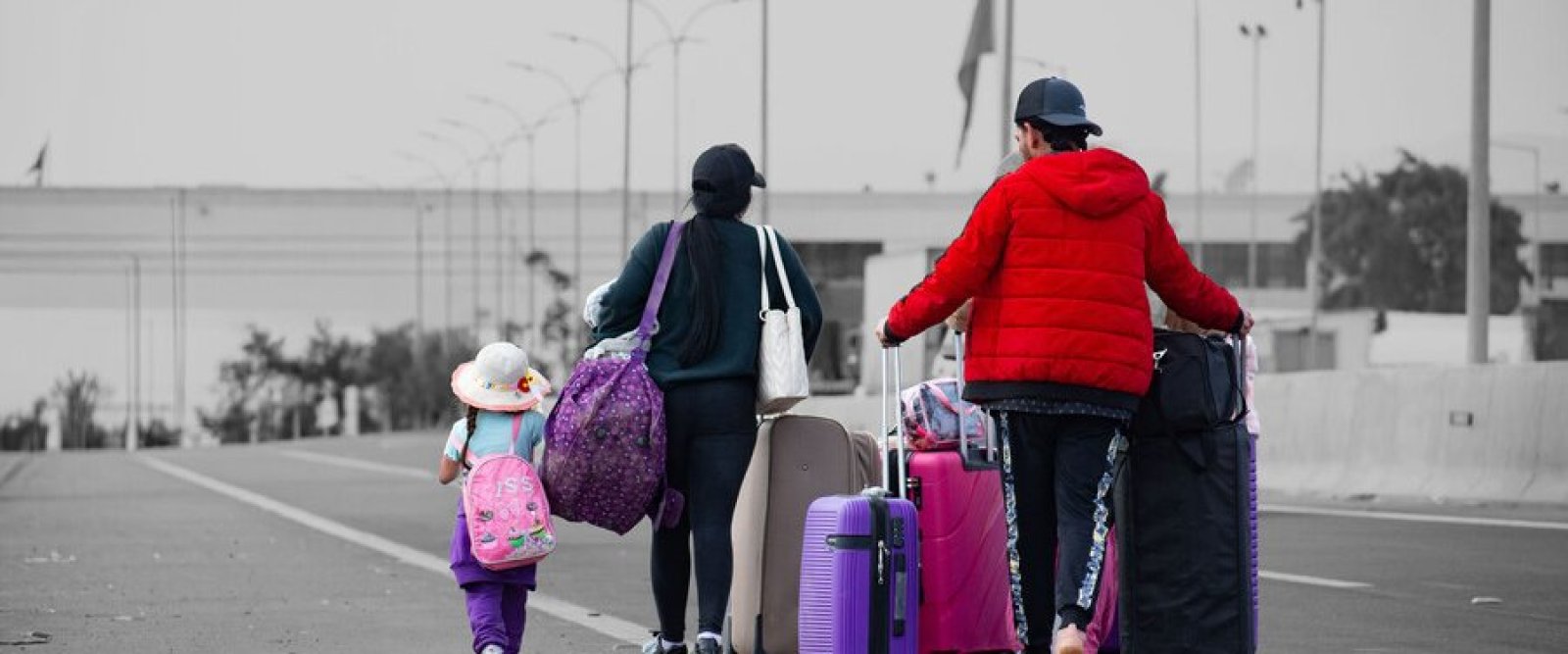 Gobierno y oposición chocan por expulsiones de migrantes irregulares