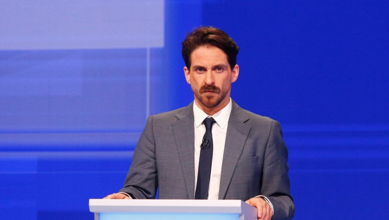 /magazine/gonzalo-winter-sorprende-con-video-de-campana-y-desata-ola-de-reacciones