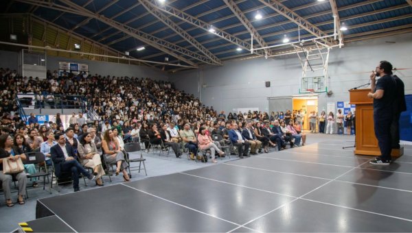 UA da la bienvenida a sus nuevos estudiantes de primer año