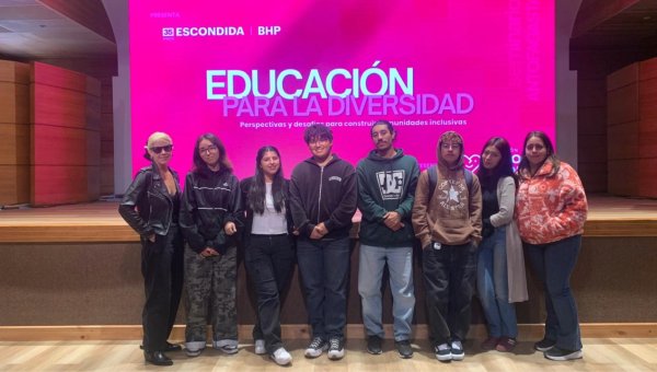 Estudiantes de pedagogía participan en seminario de educación inclusiva y diversidad