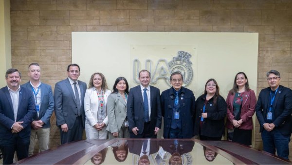 Universidad de Antofagasta y Hospital del Cobre de Codelco firman convenio para potenciar la salud, investigación y el desarrollo regional