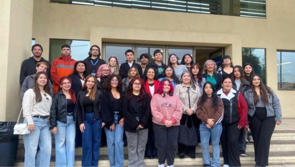 Estudiantes de Trabajo Social fortalecen su formación profesional con visita al Juzgado de Garantía