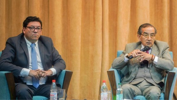 Candidatos a rector UA se presentaron ante la comunidad universitaria