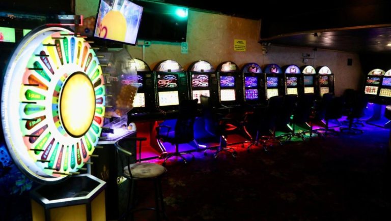 Municipalidad de Antofagasta clausuró céntrico casino de juegos clandestino