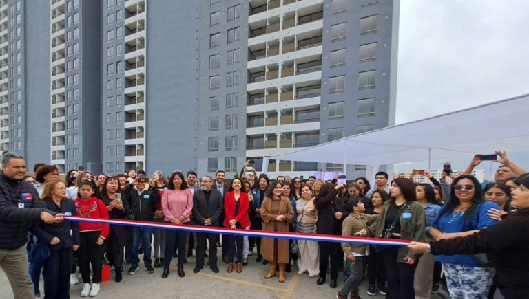 Antofagasta: Entregan 57 departamentos del Conjunto Habitacional Puerto Norte II