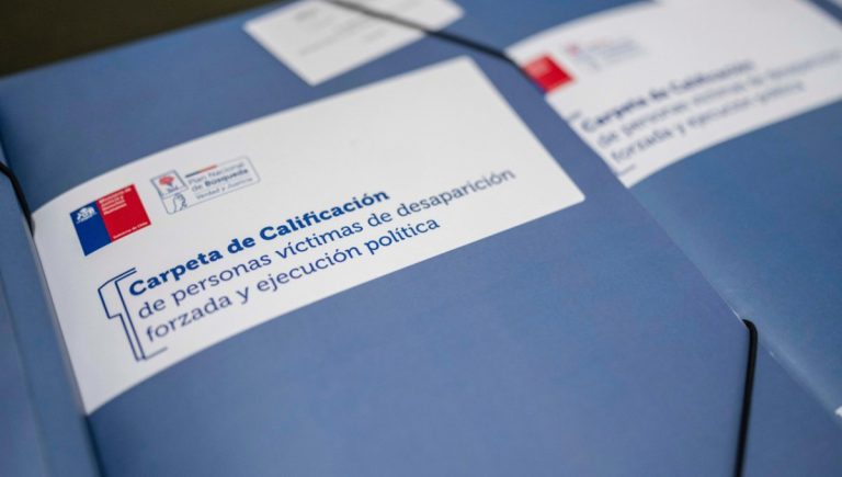 Inicia entrega de carpetas de calificación a familiares de víctimas de desaparición forzada y ejecución política durante la dictadura