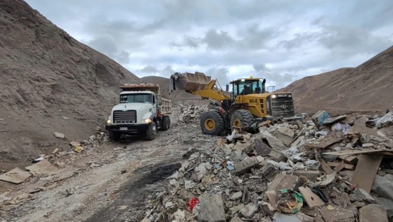 MOP inicia conservación global en obras de control aluvional de Antofagasta