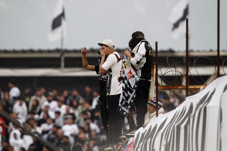 Figura de Colo-Colo alabó a Universidad Católica y fue duramente criticado