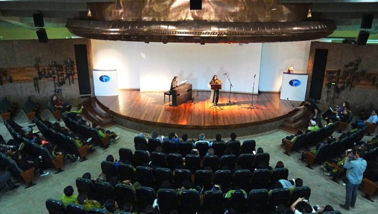 Con tributo a “31 Minutos” la Corporación Cultural de Antofagasta inicia la administración del auditorio de la Plaza Bicentenario