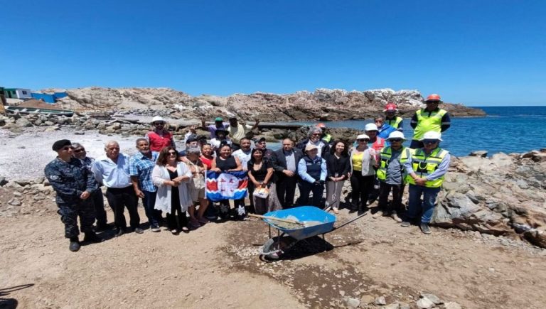 Primera Piedra: Autoridades dan el vamos a nuevas obras de infraestructura portuaria en Caleta Hornitos