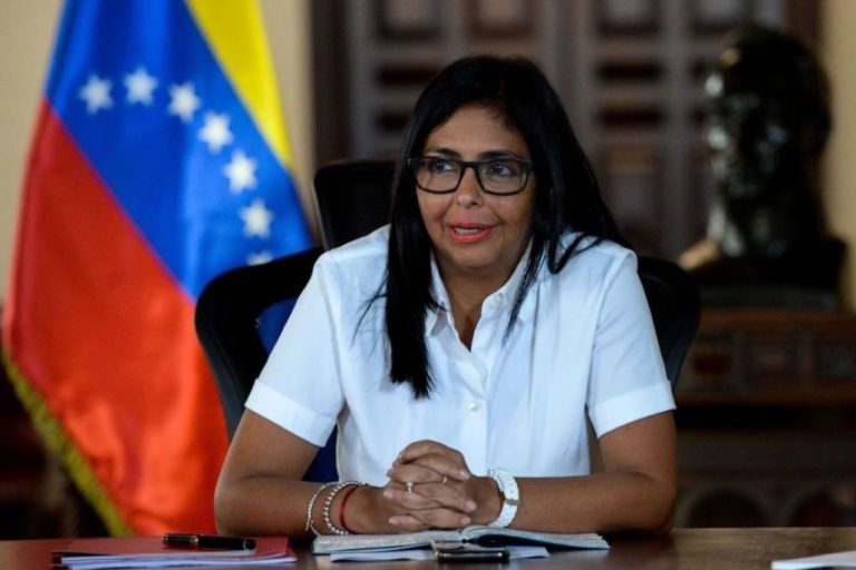 Delcy Rodríguez pasa del rechazo a la captura de Maduro a proponer una agenda de cooperación con Estados Unidos