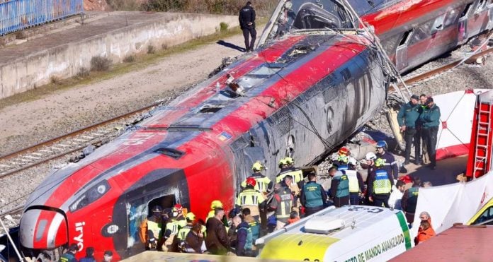Tragedia ferroviaria en España: choque de trenes deja al menos 39 muertos y decenas de heridos