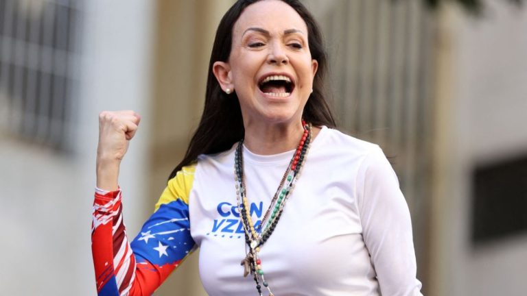 María Corina Machado llega a la Casa Blanca para reunirse por primera vez con Donald Trump