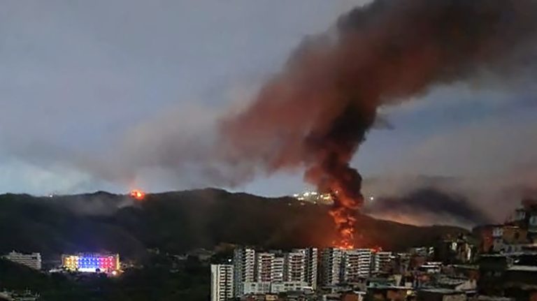 Medios señalan que bombardeo de Estados Unidos en Venezuela dejó cerca de 40 muertos