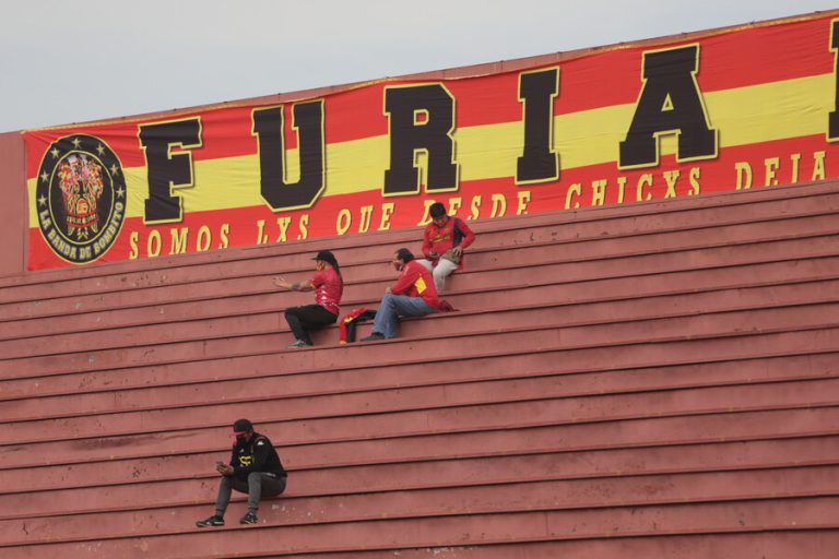 Unión Española judicializa su descenso y expone al fútbol chileno a un remezón financiero