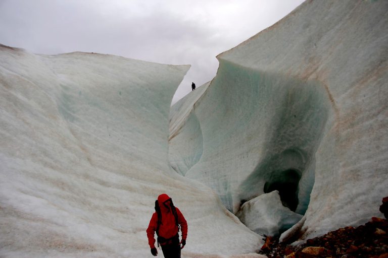 Senado argentino aprueba cambios a protección de glaciares y genera inquietud en Chile