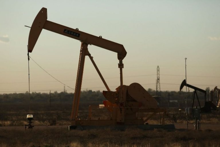Escalada en Medio Oriente dispara el petróleo y golpea a los mercados mundiales