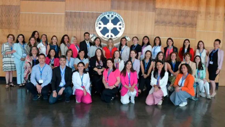 Universidades del país analizan cambios y desafíos en la formación de matronas y matrones