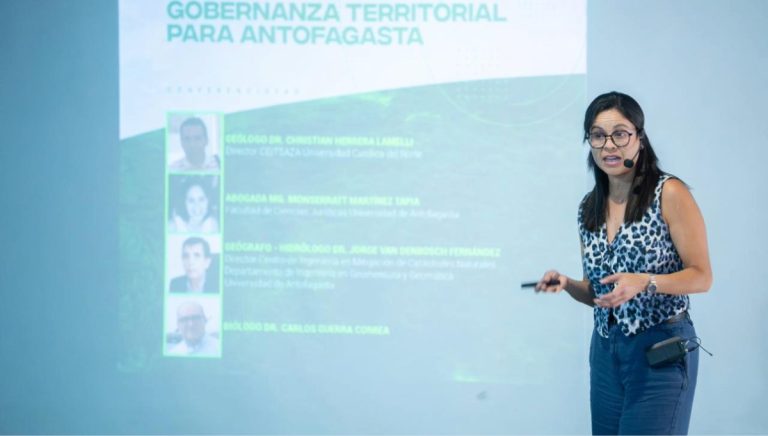 Realizan seminario sobre humedales urbanos en Antofagasta