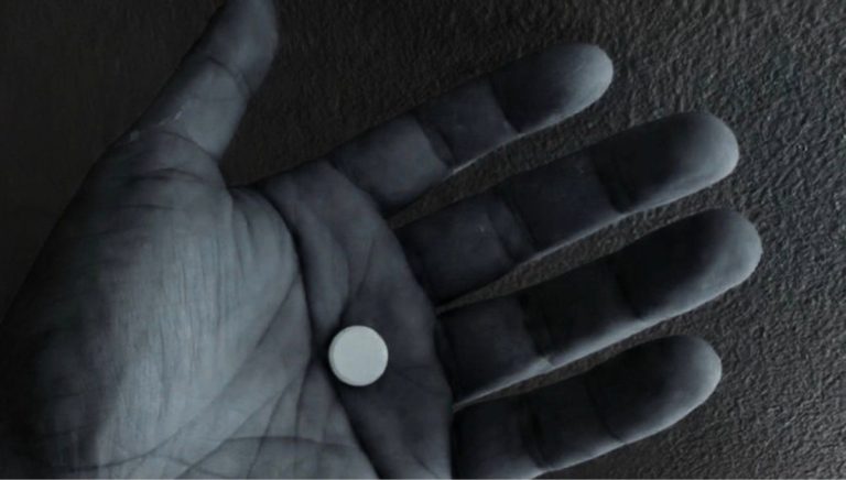 “Reto del Paracetamol”: el peligroso juego viral que está llevando a niños a urgencias por daño hepático