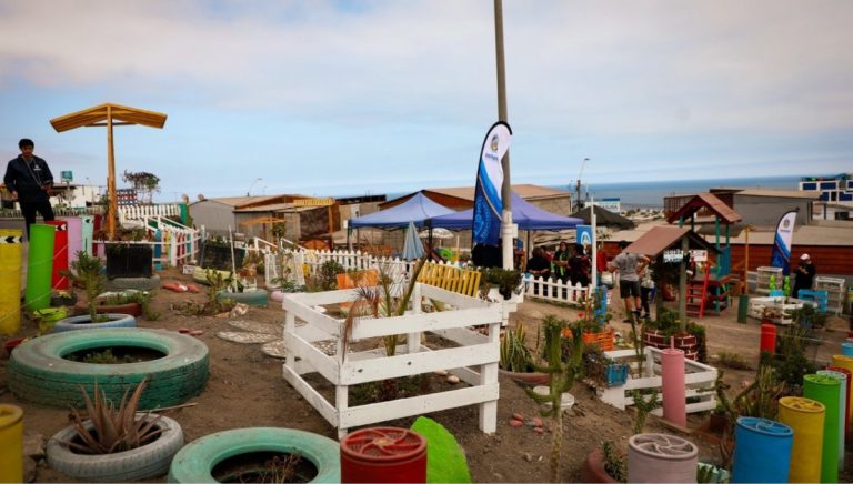 Día de la tierra: vecinos, municipio y Conaf transforman micro basural en plaza en Antofagasta