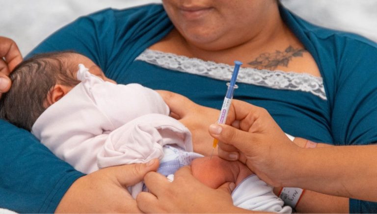 Salud Antofagasta realizó un llamado categórico a los padres a inmunizar a sus hijos y evitar complicaciones.