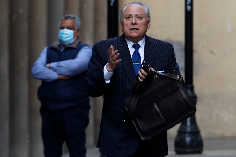 Asaltante muere tras turbazo a casa del ex presidente del Tribunal Constitucional Iván Aróstica