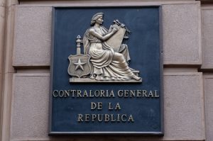 Contraloría ordena devolver retención aplicada por deuda del CAE