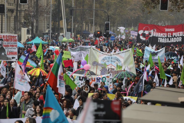 Kast acusa al Partido Comunista de “agitar las calles” y oposición responde con críticas al Gobierno