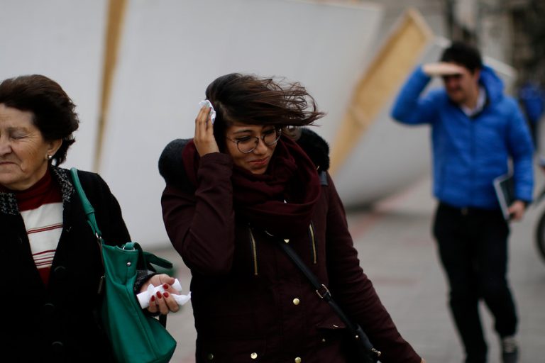 Meteorología extendió avisos por fuertes vientos a cinco regiones del país