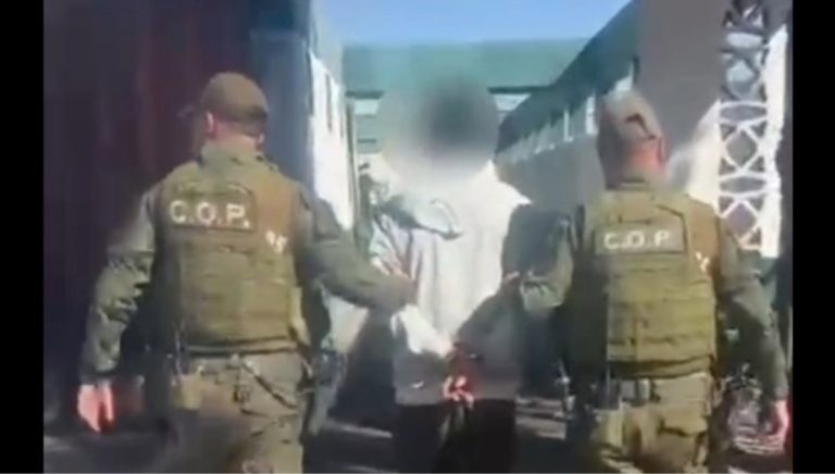 Servicios preventivos de Carabineros permiten detener a dos sujetos con órdenes vigentes y amplio prontuario policial en Calama