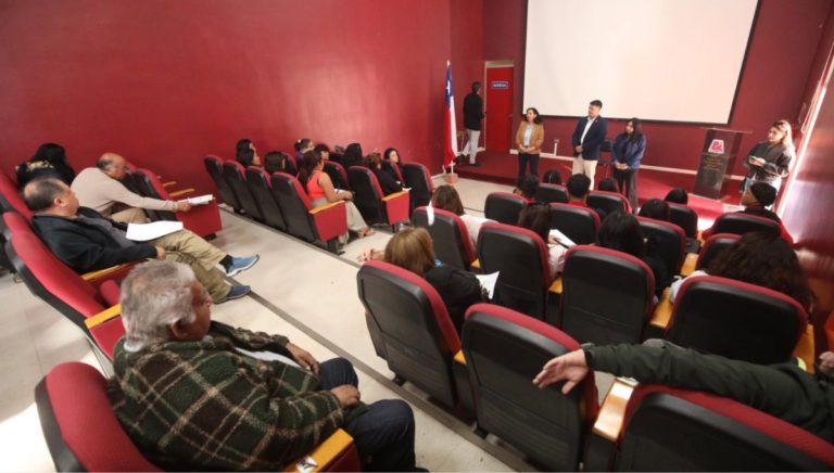 Secretario ejecutivo de CMDS se reúne con comunidad del Liceo “Industrial” para abordar efectos adversos de falsas amenazas